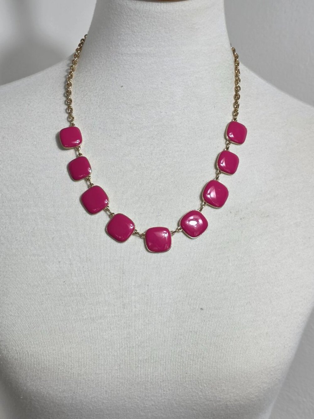 Vibrant Magenta-Pink Statement Necklace Multiple-Square Panels Gold Tone Chain
